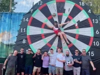 Fuß-Darts Low Budget
